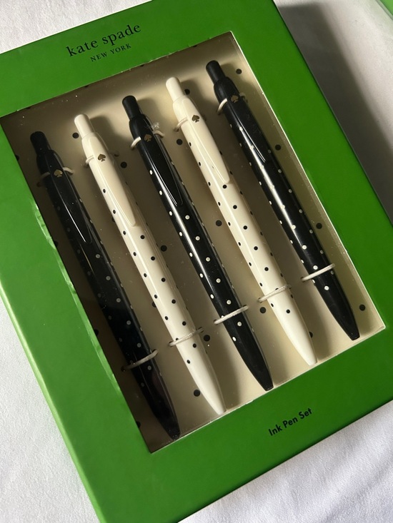 kate spade Black & White Polka Dot Retractable Black Ink Pen Set Of 5 - Picture 4 of 6